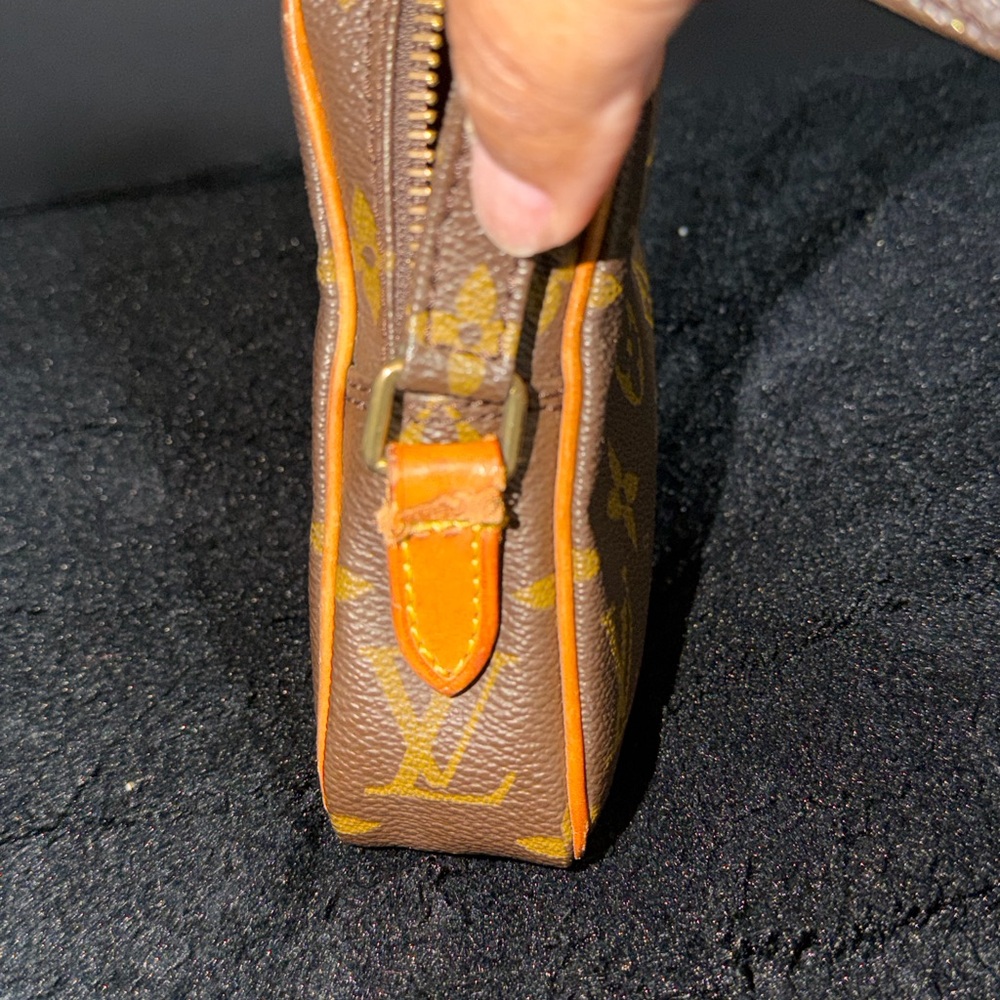 Louis Vuitton Monogram Canvas Brown and Gold crossbody. Strap is broken - Picture 6 of 11